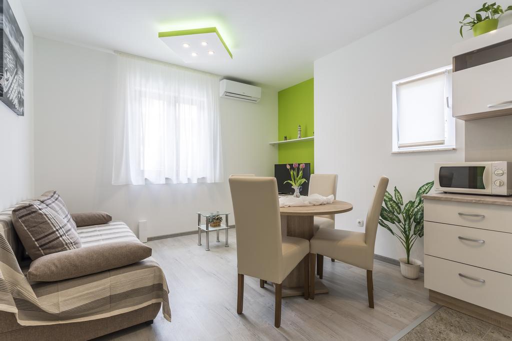 Sky Apartments โปดสตรานา ภายนอก รูปภาพ